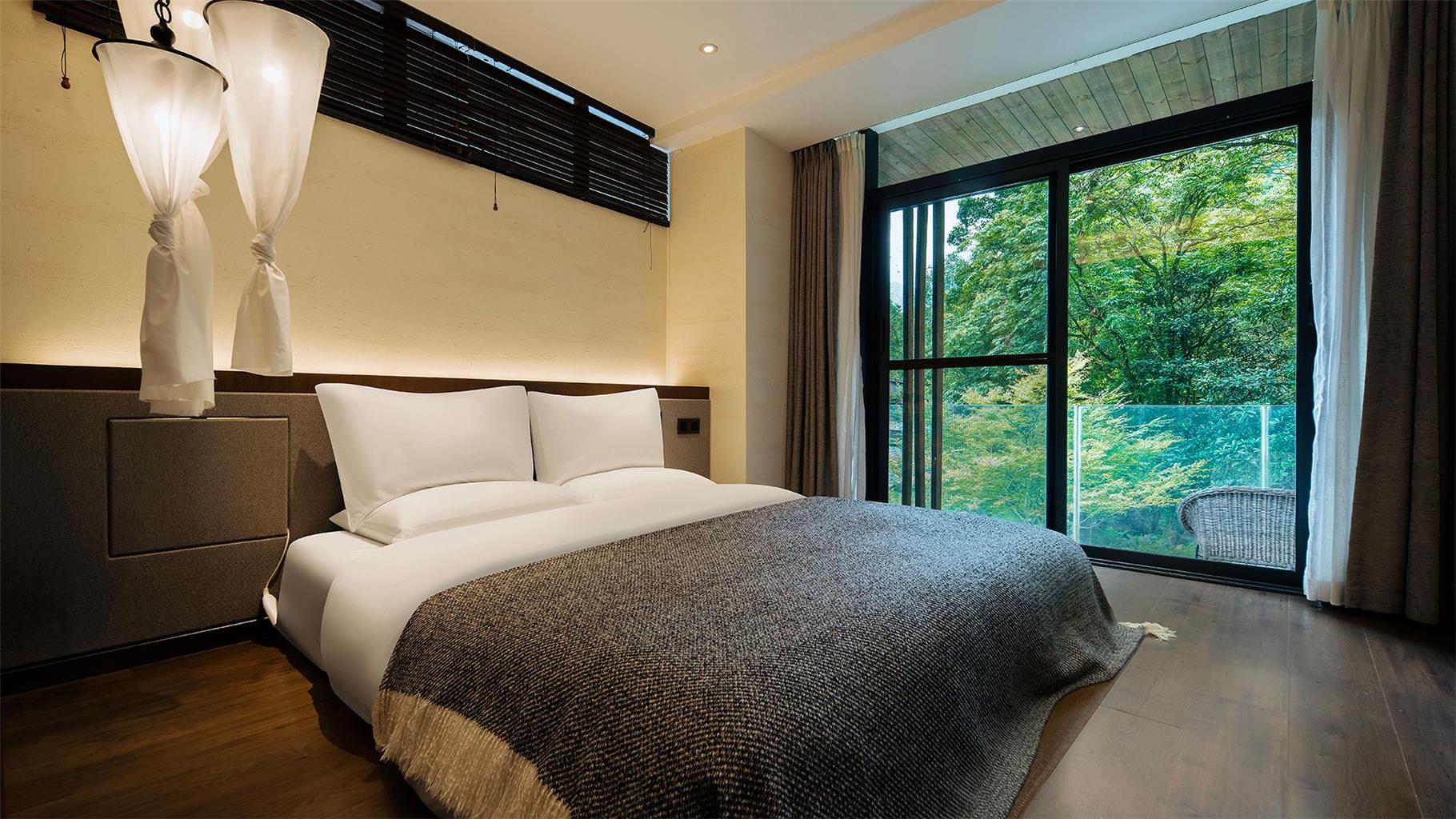 Water View Suite