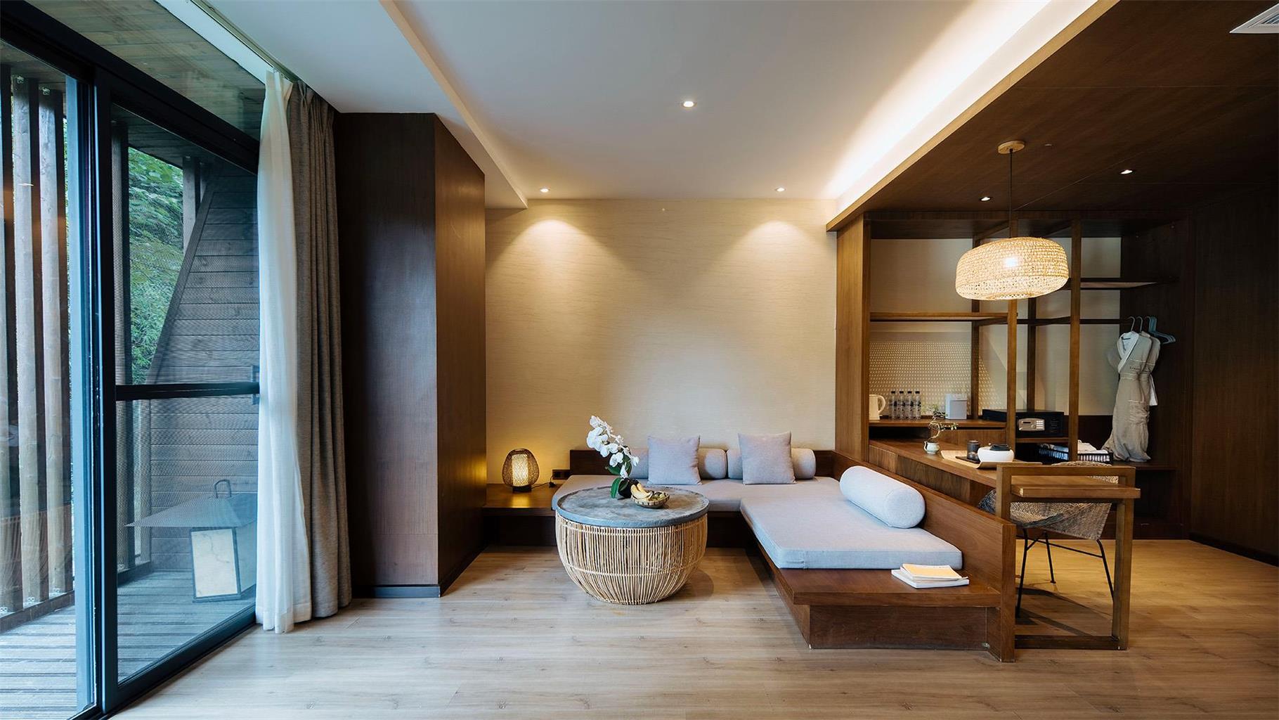 Water View Suite