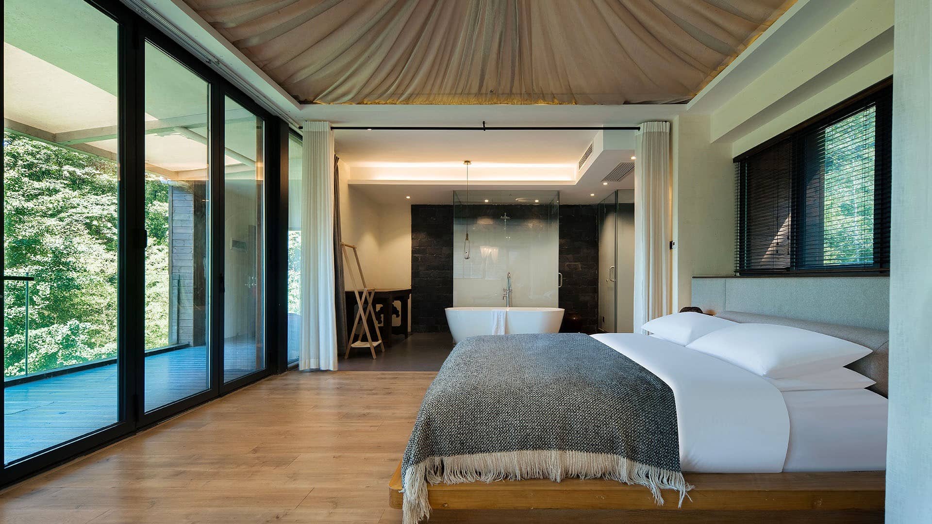Triple Room with Mountain View